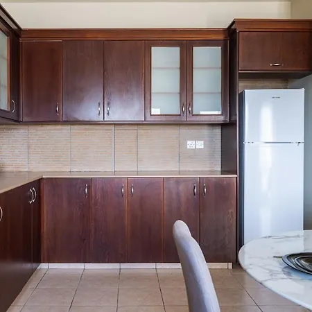 Modern 2-bedroom With Balcony & Wifi *