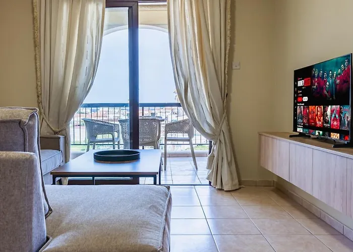 Modern 2-bedroom With Balcony & Wifi *