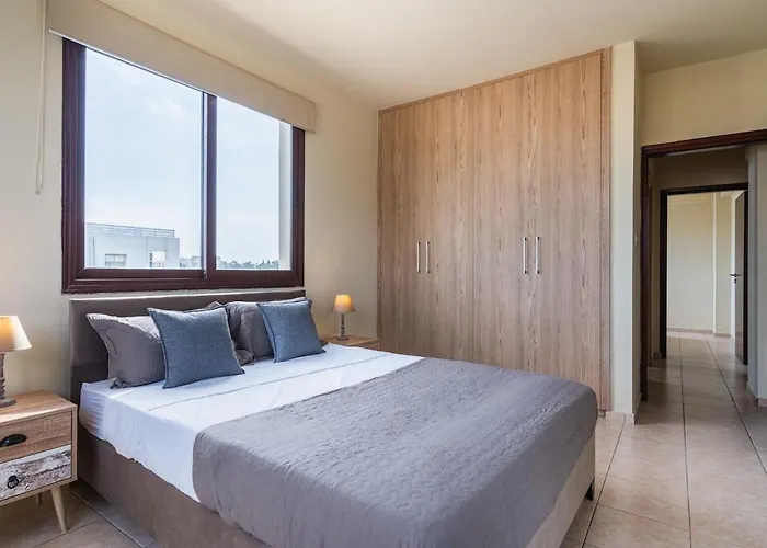 Modern 2-bedroom With Balcony & Wifi *