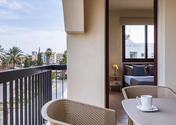 Modern 2-bedroom With Balcony & Wifi * Larnaca